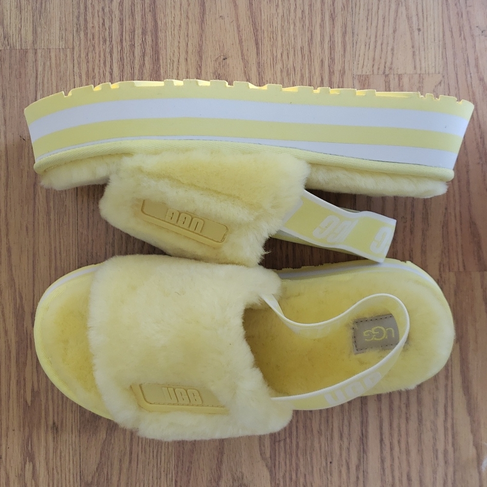 Uggs - Picture 2 of 5